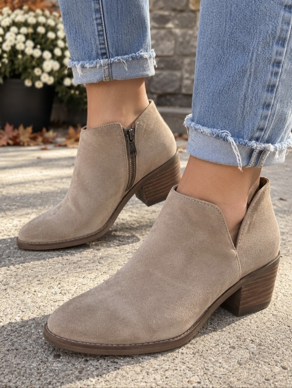 Lucky Brand Frankela Taupe Suede V Cut Ankle Booties 6.5